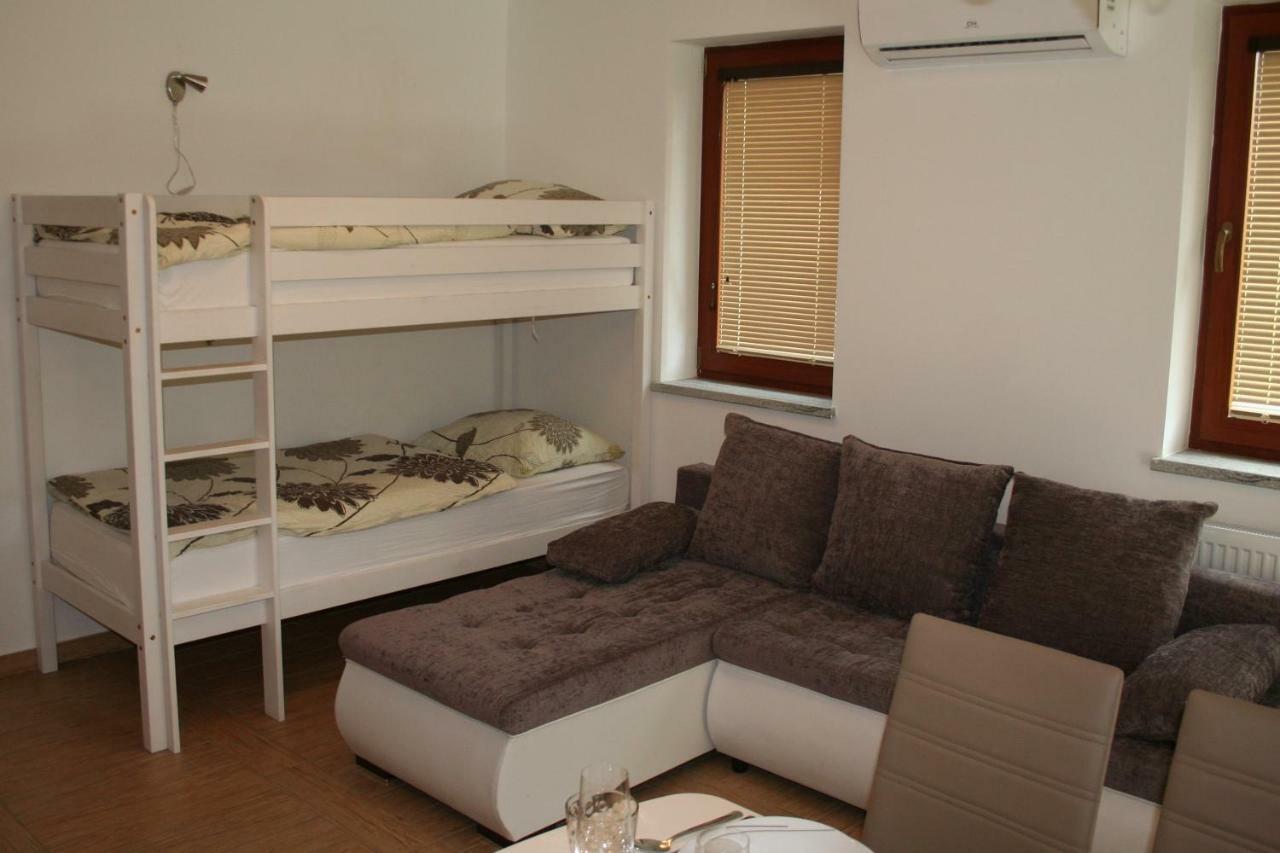 Simnovi Apartmaji - Surrounded By Nature كامنيك المظهر الخارجي الصورة